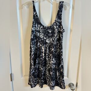 Black and white tie-dye baby doll style knit dress